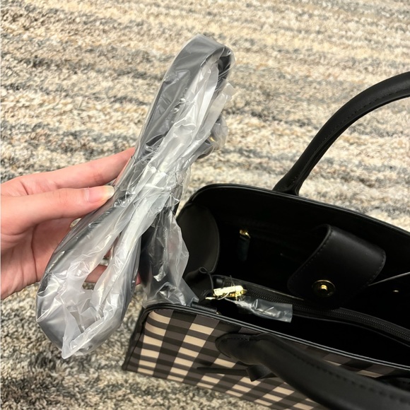 Neiman Marcus Crossbody Bag NWT | Neiman Marcus Handbag/Crossbody | Handbag NWT - Picture 4 of 14